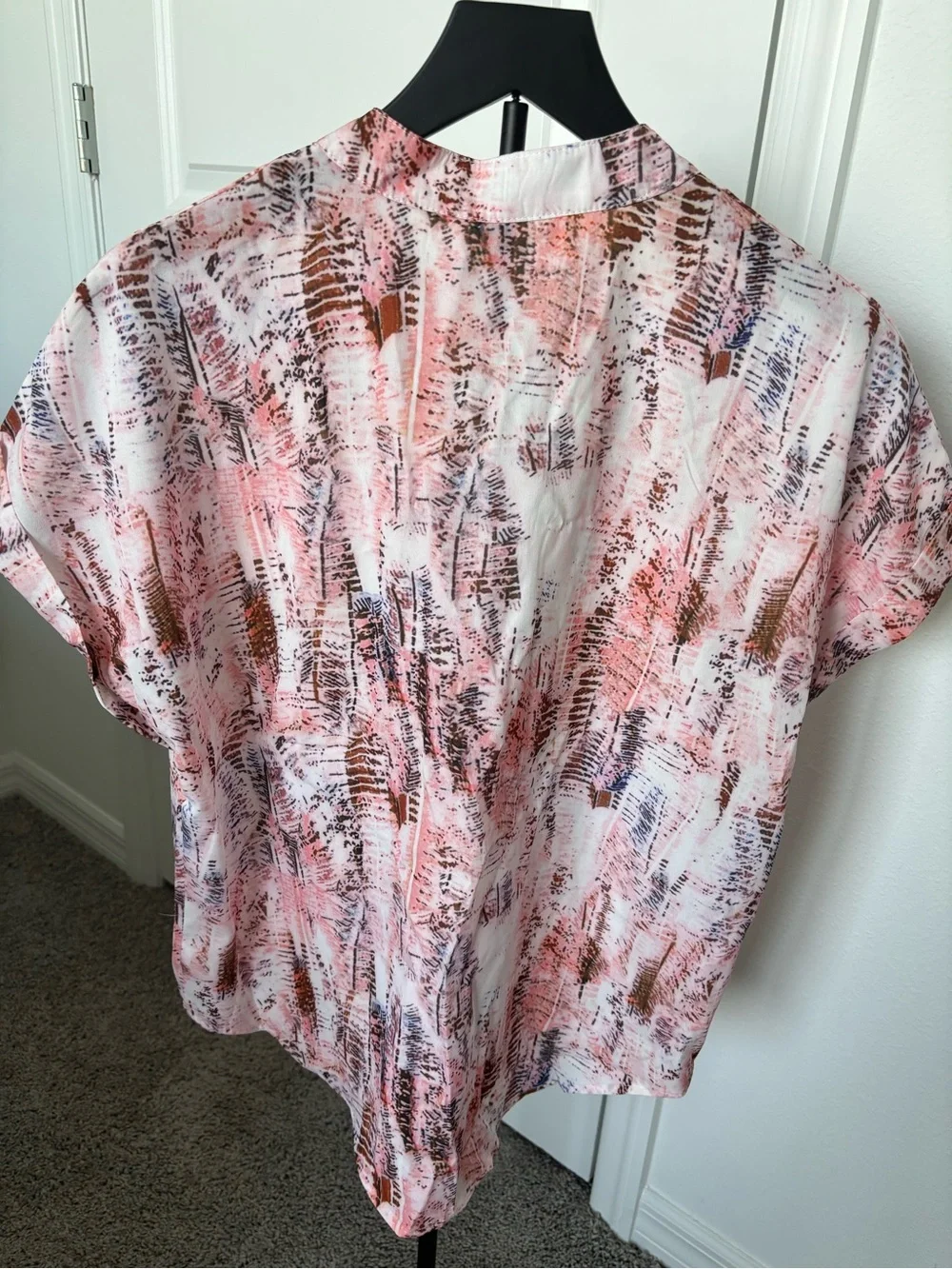 Women's Pink Abstract Short-Sleeve Button Front Top